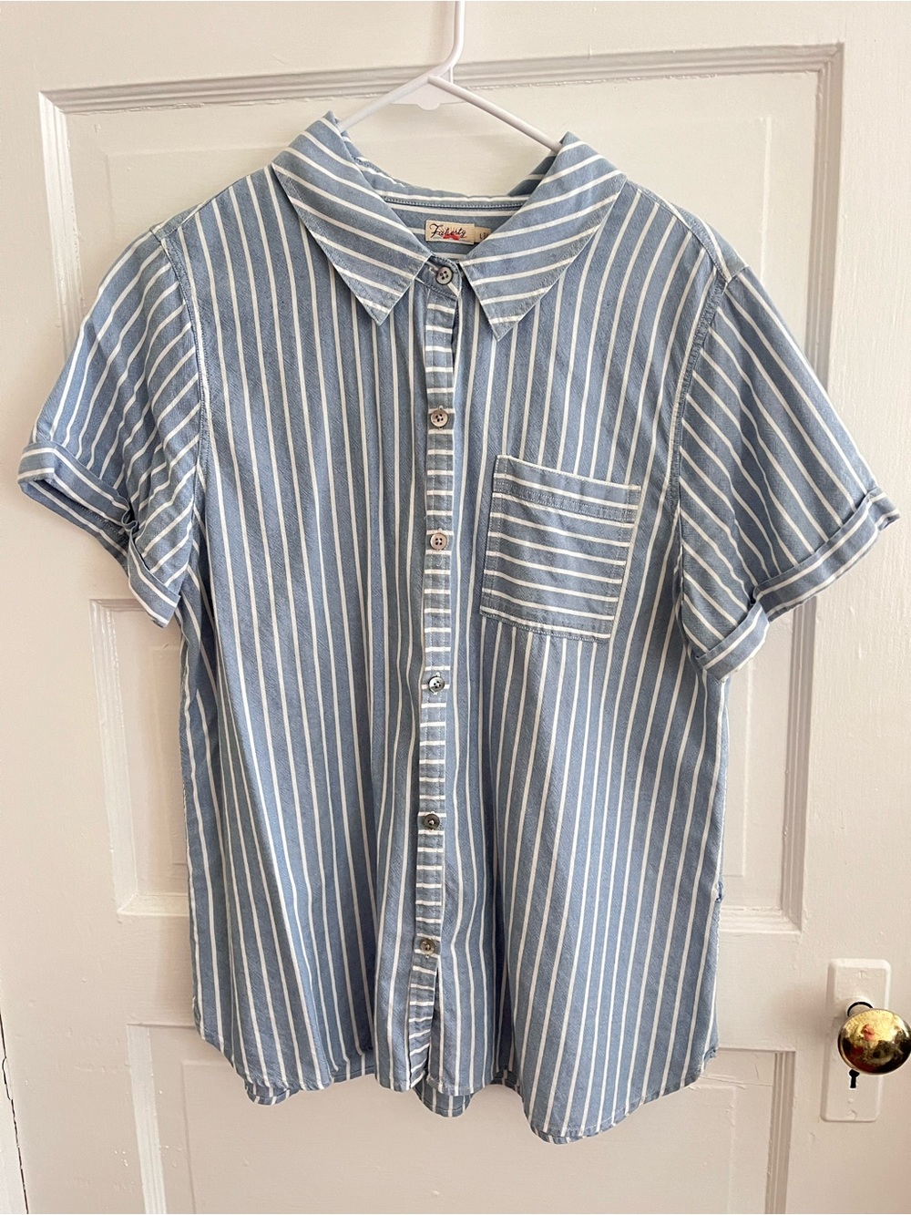 Faherty Light Blue & White Striped Button-Up Shirt - Short Sleeve Women’s L